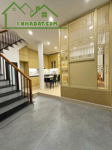 Bán gấp nhà phố Minh Khai 35m2, MT5m, 4 tầng Lô góc, ô tô đỗ cửa, cách mặt phố 20m, 6.x tỷ - 5