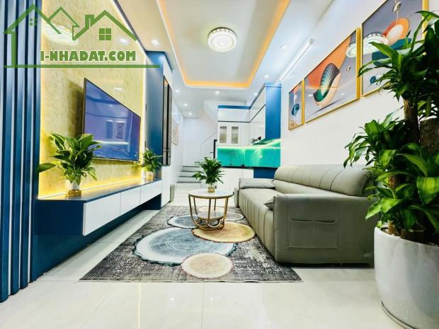 BÁN NHÀ PHỐ TÂY SƠN, MỚI ĐẸP, LÔ GÓC, NỘI THẤT XỊN, TIỆN ÍCH, 24M2, 4 TẦNG, GIÁ 6.75 TỶ.