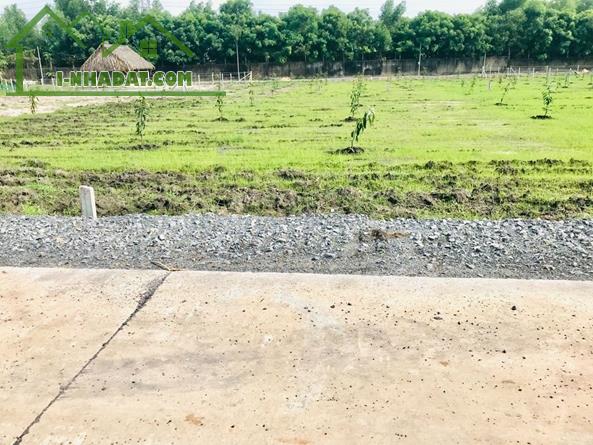 XOAY TIỀN LÀM ĂN, BÁN RẺ 1.050M2-GÍA 300TR ĐẤT SÁT KCN BECAMEX, GẦN QUỐC LỘ, CHỢ TRƯỜNG