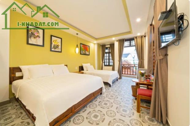Do chuyển đổi mục đích kinh doanh, hiện tại cần bán lại villa ven sông lớn tại Cẩm Châu,
