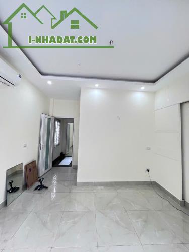 HIẾM BÁN NHÀ MINH KHAI, Ở LUÔN, SÂN CỔNG ĐỂ CHỤC MÂM CỖ, 50M2 GIÁ CHỈ 8,5 TỶ - 1