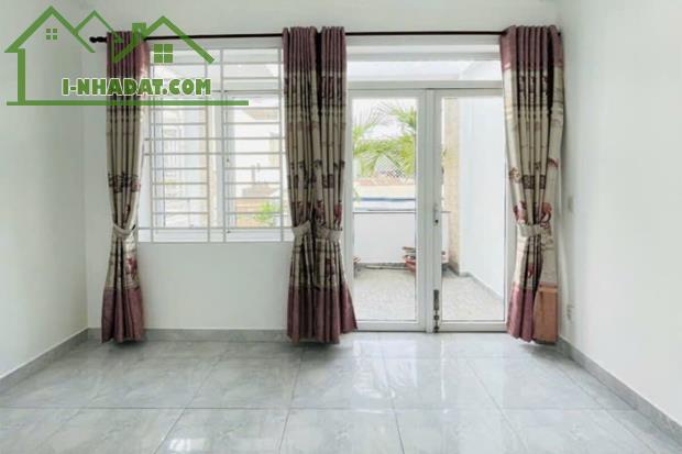 Bán nhà Quang Trung Phường 8, Xe hơi, 3 Tầng 65m² (4m x 16.2m) 3 phòng - Giá 6.6 tỷ TL - 4