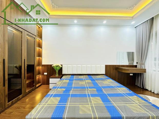 Bán Nhà 43m2 4 Tầng Gần Ô Tô Ngõ 4M 2 Thoáng Giá Chỉ 7 Tỷ Phố Tây Sơn