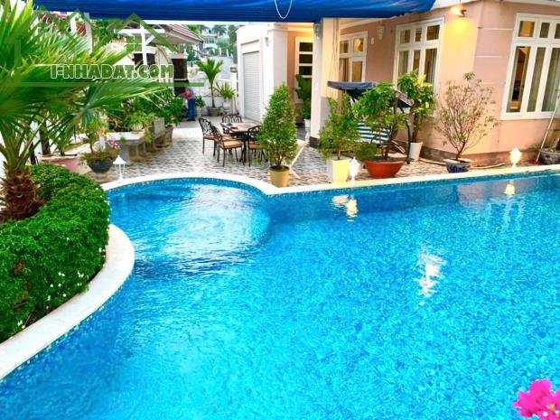 Cho thuê biệt thự sân vườn có hồ bơi rộng đẹp, gần biển khu vực Ocean View - 1