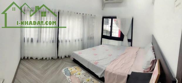 ❇️BÁN NHÀ TẬP THỂ TẦNG 3, MẶT PHỐ TRƯƠNG HÁN SIÊU, HOÀN KIẾM 70 M2, 2 PHÒNG NGỦ, 1 VS - 2