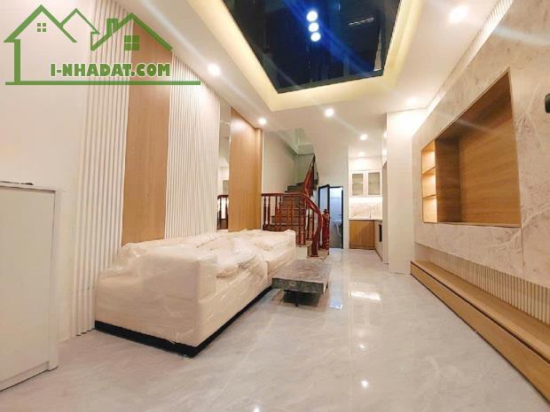 Bán nhà riêng phố Tam Trinh, DT 33m2 x 5 tầng. View hồ. Nội Thất Cao Cấp. Chỉ 5 tỷ 3 - 1