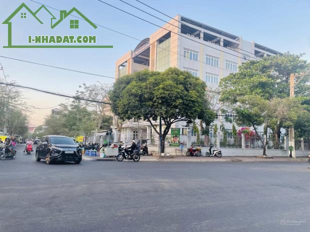 Hạ 2 tỷ bán nhanh nhà đường 11 phước bình, q.9 dt:105 m2 giá 7,5 tỷ - 1