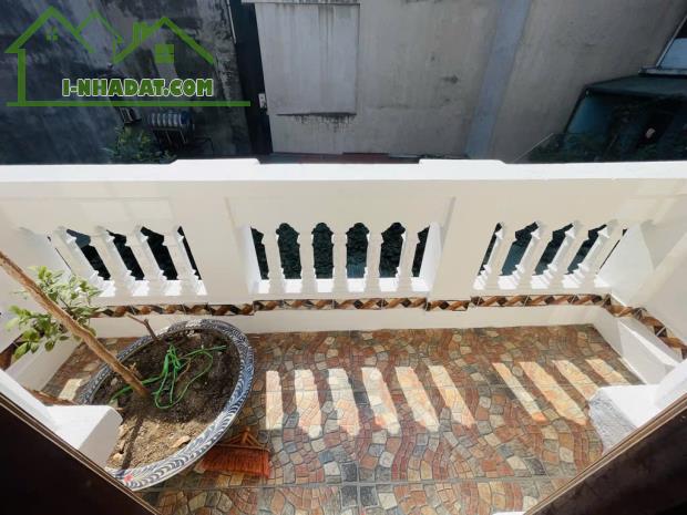 Bán nhà riêng Quận Hai Bà Trưng, Phố Đại La, 30m2, 5 Tầng, SÁT PHỐ, sổ vuông - 5.28 Tỷ