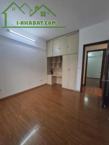 Bán chung cư Việt Hưng-Long Biên-100m 3n2wc tầng cao-giá 3.85 tỷ (có thương lượng)