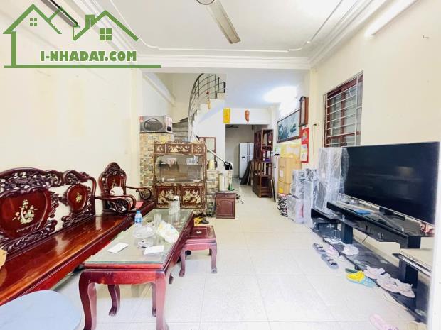 Bán nhà 4 tầng, 44m², 5 phòng, Nguyễn Khoái, 5.35 tỷ, sổ đỏ