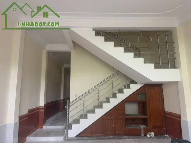 Bán nhà 2 tầng đường Huỳnh Thị Một khu Tân Trà DT 100m2 giá 3ty4 ( kẹp cống thoáng) - 2