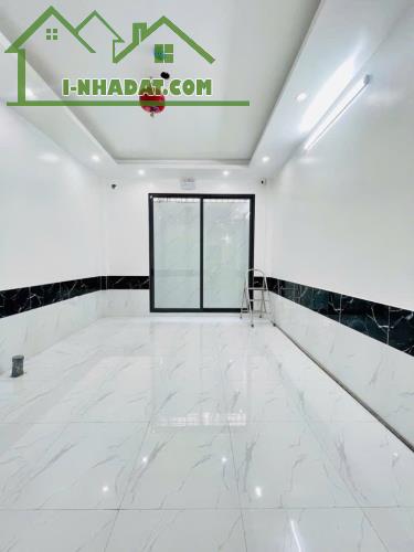 Bán nhà Phố Hào Nam, 20m ra phố, Nhà 2 mặt thoáng, 69mx3T, Giá: 12.2 Tỷ. - 1