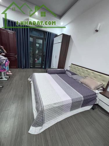 Bán nhà phố Giáp Bát, Hoàng Mai 35m, 4 tầng. Giá: 7.3 tỷ - 4