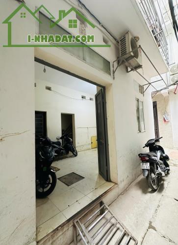 CHDV Yên Xá - Lô góc 40m2 6 Phòng – phòng nào cũng thoáng 6.3 tỷ. Ngõ 2.5m- Gần oto - 2