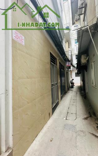 CHDV Yên Xá - Lô góc 40m2 6 Phòng – phòng nào cũng thoáng 6.3 tỷ. Ngõ 2.5m- Gần oto - 3