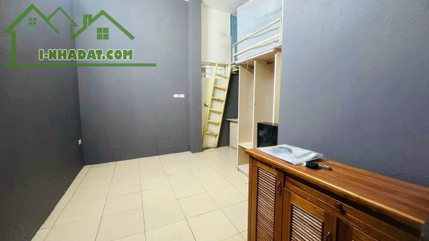 CHDV Yên Xá - Lô góc 40m2 6 Phòng – phòng nào cũng thoáng 6.3 tỷ. Ngõ 2.5m- Gần oto - 4