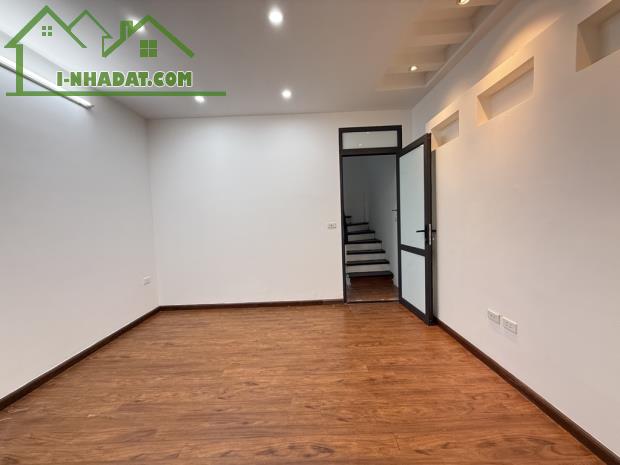 🏡 NHÀ ĐẸP- ĐỐNG ĐA -HÀO NAM - Ở NGAY -NGÕ THÔNG RỘNG–GẦN PHỐ-DT30mx5TẦNG - Chính chủ -  G - 1