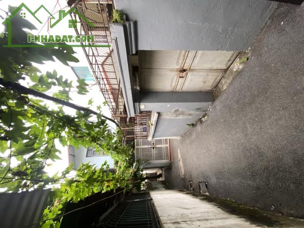 BÁN MẢNH ĐẤT 85M2 NHÀ TẠM TẠI XA LA - CHỈ NHỈNH 8.TỶ ( CHƯA ĐEN 100 TR /M2 )