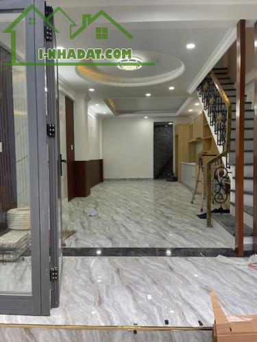 BÁN NHÀ 2 TẦNG, 40M2, TÂN KIỂNG, QUẬN 7 - GIÁ 5.8 TỶ - SỔ HỒNG CHÍNH CHỦ - 1