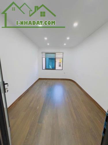 Bán nhà Nguyễn Văn Cừ, Long Biên, ô tô đỗ cửa, 50m2, 5 tầng, giá 4 tỷ 8 - 1