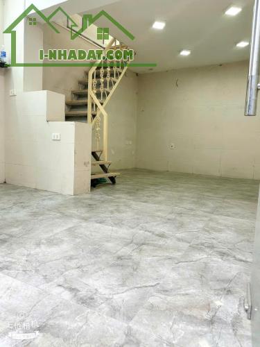 CHO THUÊ NHÀ KD SPA KẾT HỢP Ở LẠI PHỐ TRẦN QUÝ CÁP, 27M2, 3 TẦNG, CÓ VỈA HÈ, 13 TRIỆU. - 1