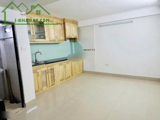 CHO THUÊ NHÀ NGUYỄN NGỌC VŨ, 4 TẦNG, 40M2, 4 NGỦ, 3 WC, 15 TRIỆU. - 1