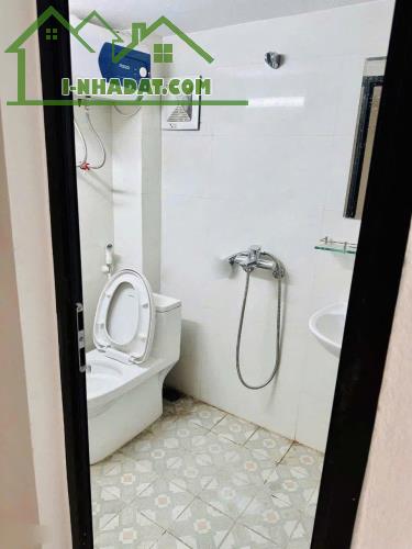 CHO THUÊ NHÀ NGUYỄN NGỌC VŨ, 4 TẦNG, 40M2, 4 NGỦ, 3 WC, 15 TRIỆU.