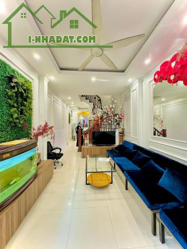 NHÀ MỚI ĐÓN TẾT PHỐ TRẠM 40M2 x 5T LÔ GÓC HAI THOÁNG GẦN OTO FULL NỘI THẤT 7,5TỶ
