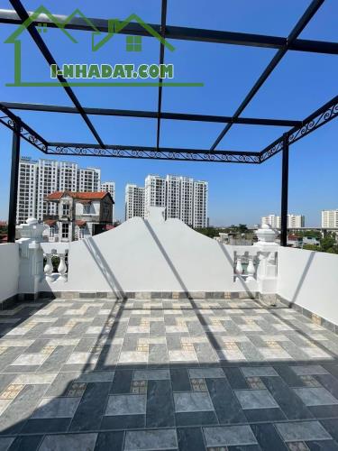 Cho thuê nhà riêng 4 tầng ở đường Nguyễn Văn Cừ 65m2 oto đỗ sân đồ cơ bản giá 16tr. - 4