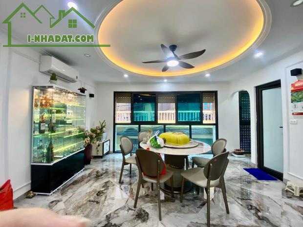 Bán Nhà Phố Aí Mộ, Lô Góc Full Nội Thất, Cạnh Công Viên Ôtô Đỗ Cổng, 35m2 x 5T, Gía 6,2 Tỷ - 2