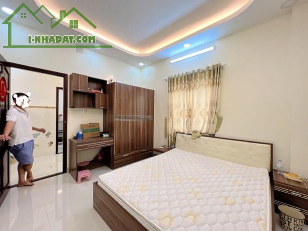 Bán Nhà Mặt Tiền Dương Khuê, Víp Tân Phú, 230m2, Ngang Khủng 10m, 3 Tầng, Nhỉnh 32 Tỷ TL.