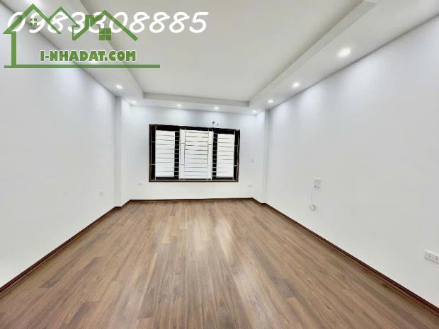 Bán nhà 6 tầng, 33m², 5PN, 3WC, Hoàng Mai - 8.3 tỷ
Hoặc:
Nhà 6 tầng, 33m², 5PN, Hoàng - 1