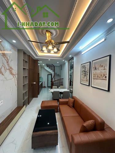 BÁN NHÀ NGỌC LÂM - LONG BIÊN - 41M² - NGÕ Ô TÔ TRÁNH - VỊ TRÍ TRUNG TÂM, GIÁ HƠN 7 TỶ - 3