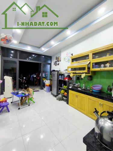 Cần bán nhà hẻm xe hơi sát Tô Ngọc Vân, Phường Linh Tây,DT108m2- 5,95 tỷ - 1