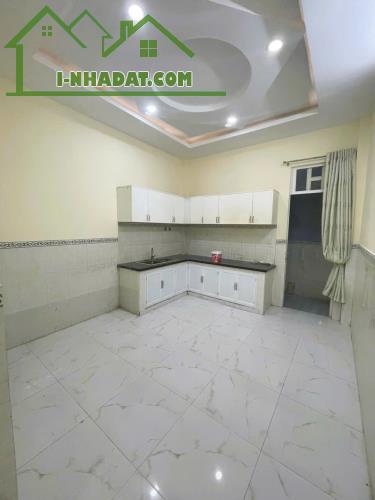 Bán nhà 3 lầu đúc, 60m2 đất, cách HXH 1 căn đường Bùi Minh Trực P6Q8 - 3