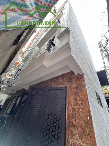 Dòng tiền 70 Triệu/tháng Trung Liệt Đống Đa 40m2, 7 tầng 10 phòng khép kín Giá 10.9 tỷ