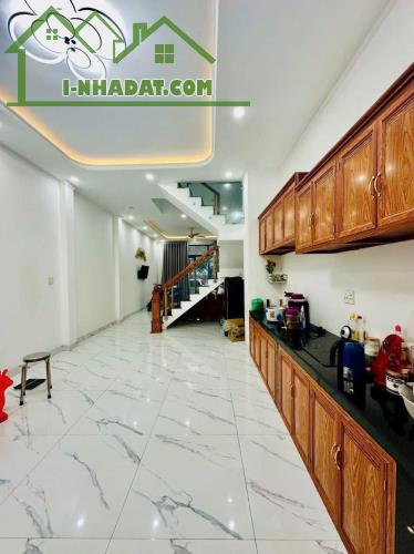 BÁN NHÀ 2 TẦNG, 100M2, NGÕ 10, TÂN PHONG, BIÊN HÒA, ĐỒNG NAI - GIÁ 4.7 TỶ - SỔ HỒNG CHÍNH - 2