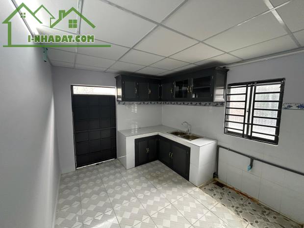 Bán nhà cách cầu Xáng tầm 3km. Dt: 6x15m giá 1 ty 650 triệu. 2 phòng ngủ/ SHR. 09767.33394 - 3