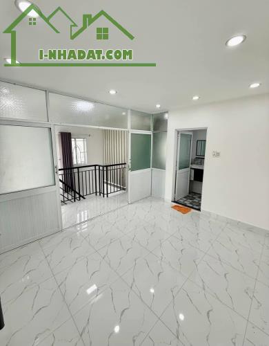 BÁN NHÀ 3 TẦNG, 27M2, NGAY Q.8 - cách hẻm ô tô mấy bước chân - GIÁ 3.2 TỶ - SỔ HỒNG CHÍNH - 3