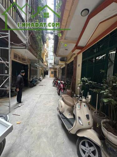 NGUYỄN CHÍ THANH - ĐỐNG ĐA - 46M2 - MT 4.2M - 18.8 TỶ - GẦN PHỐ -OTO ĐỖ CỬA