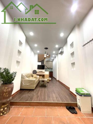 Bán nhà 4 tầng Hào Nam, Đống Đa, 32m2 giá 6.5 tỷ - Vị trí đắc địa, sổ đỏ chính - 3