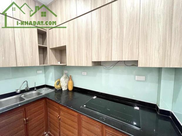 Bán nhà 4 tầng Hào Nam, Đống Đa, 32m2 giá 6.5 tỷ - Vị trí đắc địa, sổ đỏ chính - 2