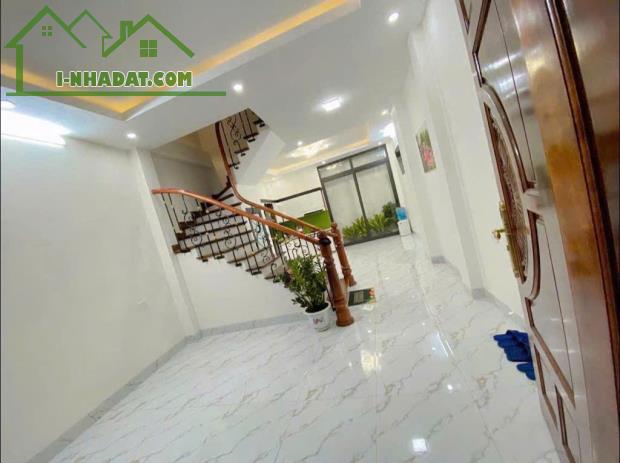 HIẾM NHÀ ĐẸP KHU GIẢI PHÓNG, Ô TÔ ĐỖ GẦN, FULL NỘI THẤT Ở LUÔN, 50M2 GIÁ CHỈ 8.X TỶ - 4