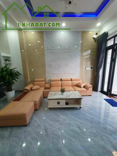 Bán gấp nhà 75m2 ở 135 Nguyễn Hữu Cảnh, P22, Bình Thạnh. SHR, Đối diện Landmark 81. 3,280 - 3