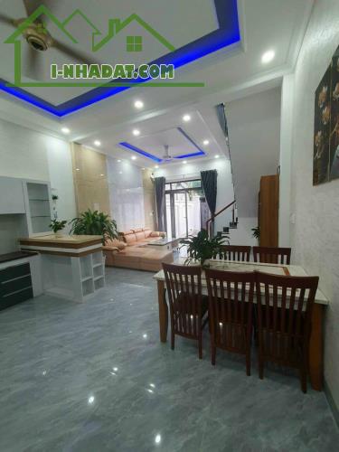 Bán gấp nhà 75m2 ở 135 Nguyễn Hữu Cảnh, P22, Bình Thạnh. SHR, Đối diện Landmark 81. 3,280 - 4