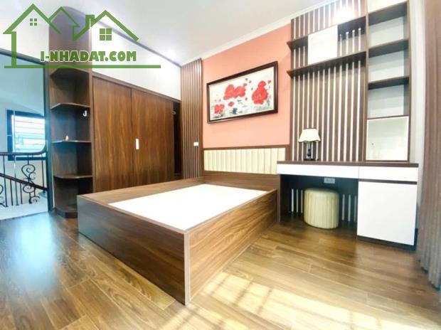 Bán nhà Hoàng Như Tiếp,Bồ Đề 5 tầng,46m,mt6.6m full nội thất nhỉnh 8 tỷ