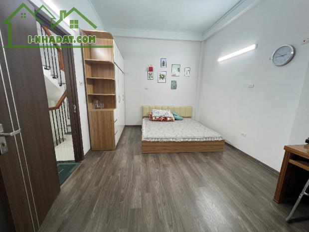 Bán nhà Ngô Gia Tự, Long Biên, lô góc, 45m2, 5 tầng, 5 tỷ 2 - 2