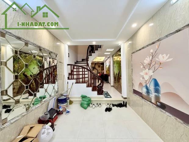 TÂY SƠN - ĐỐNG ĐA - Ô TÔ ĐỖ CỬA - FUL - 4
