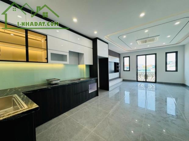 Siêu Phẩm, Nhà Ngõ 640 Nguyễn Văn Cừ, Gia Thụy, 52m2 x 6Tầng,Thang Máy, Full Nội Thất 5* - 2