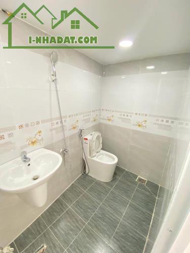 🏡NHÀ HẺM THÔNG 2 MT ĐƯỜNG LỚN, DT 33.3M2 , NGANG KHỦNG , 3 TẦNG ,0902493390